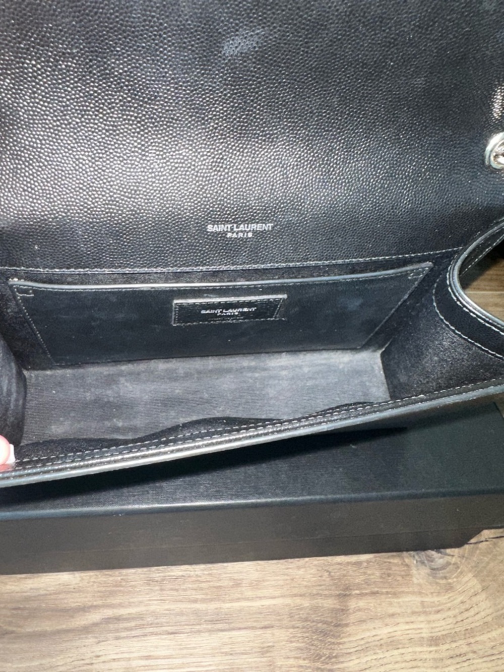 SAINT LAURENT KATE MEDIUM CHAIN BAG WITH TASSEL IN GRAIN - Picture 11 of 17